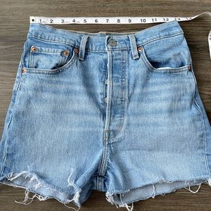Levi ribcage Jean shorts